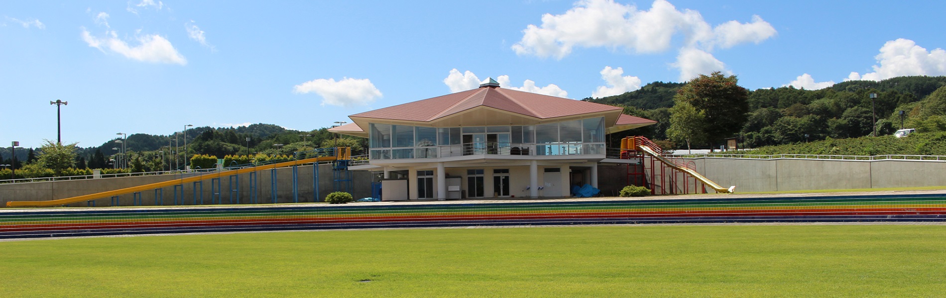 クラブハウス外観